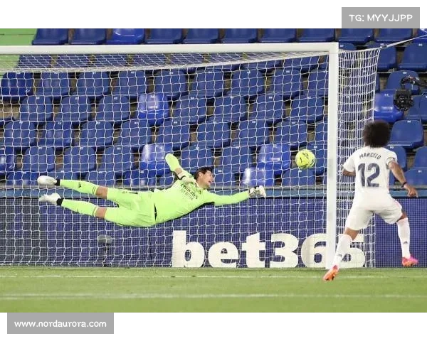 西甲门将精彩扑救集锦 打破纪录的神奇瞬间与技术分析